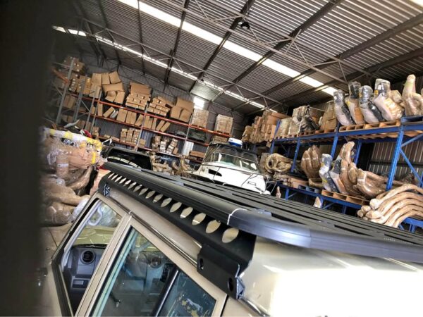 Flat aluminium roof rack suit Toyota landcruiser 79 - Image 3